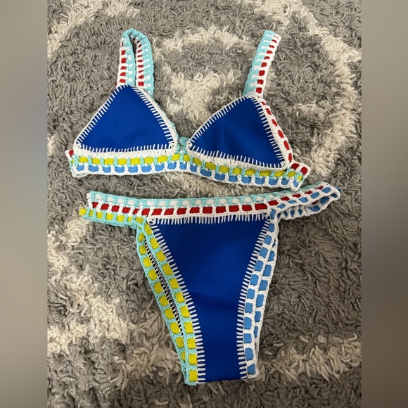 Amazon Swimsuit - Picture 1 of 3